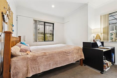 Photo of property in 18a Christmas Road, Manurewa, Auckland, 2102
