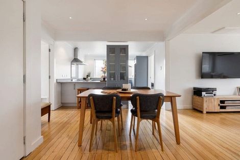 Photo of property in 16 Robinson Street, Cambridge, 3434