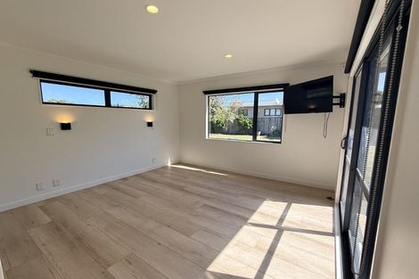 Photo of property in 16 Airini Road, Waimarama, Havelock North, 4294