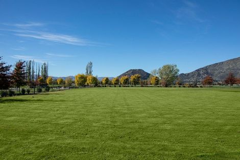Photo of property in 14 Little Orchard Way, Wanaka, 9382