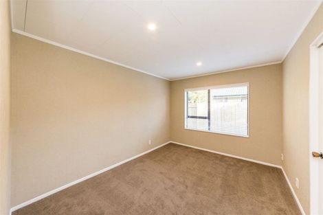 Photo of property in 130 John F Kennedy Drive, Milson, Palmerston North, 4414
