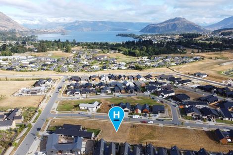 Photo of property in 6 Doug Ledgerwood Drive, Wanaka, 9305