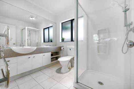 Photo of property in 82 Hillwell Drive, Henderson, Auckland, 0612