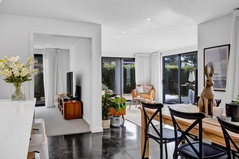 Photo of property in 12a Kauri Street, Merrilands, New Plymouth, 4312