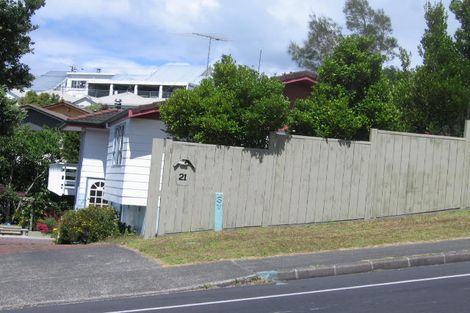 Photo of property in 21 Trias Road, Totara Vale, Auckland, 0629
