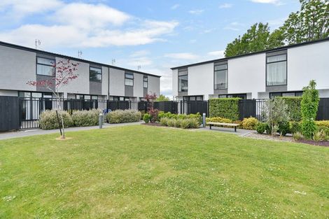 Photo of property in 8/10 New Brighton Road, Shirley, Christchurch, 8061