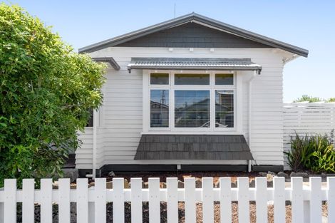 Photo of property in 2 Mcvay Street, Napier South, Napier, 4110