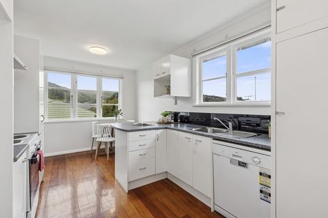 Photo of property in 334 Main Road, Tawa, Wellington, 5028