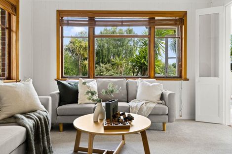 Photo of property in 12 Cambridge Road, Martinborough, 5711