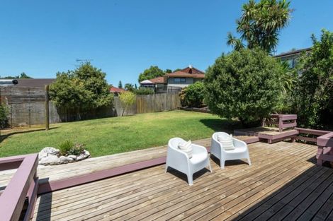Photo of property in 9 Lastel Place, Shelly Park, Auckland, 2014