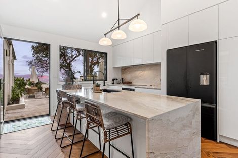 Photo of property in 10 Zita Avenue, Matakatia, Whangaparaoa, 0930