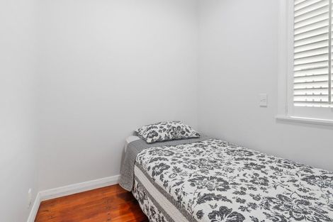 Photo of property in 30c Eleventh Avenue, Tauranga, 3110