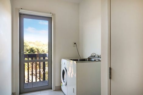 Photo of property in 48a Bassett Road, Johnsonville, Wellington, 6037