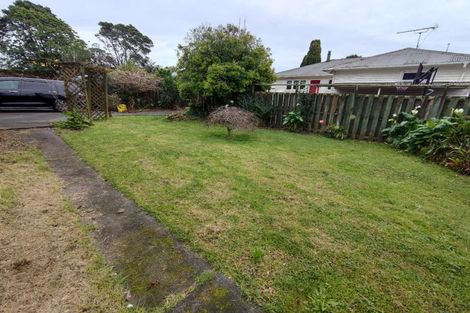 Photo of property in 74 Godley Road, Green Bay, Auckland, 0604