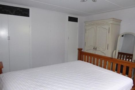 Photo of property in 35 Fraser Avenue, Johnsonville, Wellington, 6037