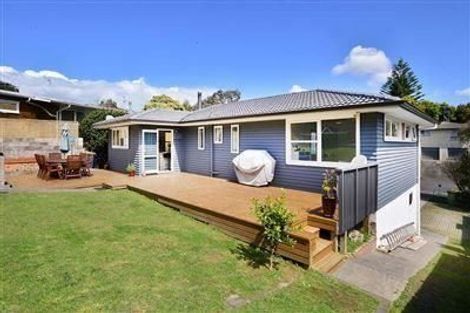 Photo of property in 17 Kathleen Street, Totara Vale, Auckland, 0627