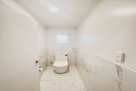 Photo of property in 82 Muir Avenue, Mangere Bridge, Auckland, 2022