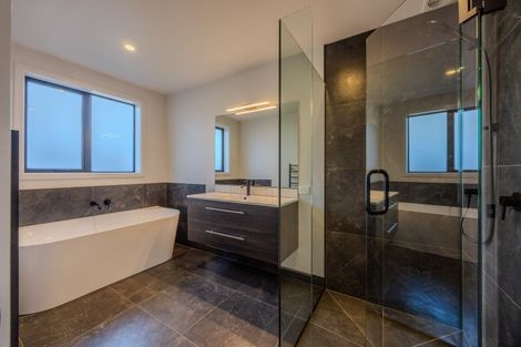 Photo of property in 3 Mount Prospect Lane, Wanaka, 9305