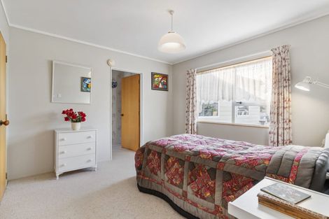 Photo of property in 6 Lillian Place, Orewa, 0931