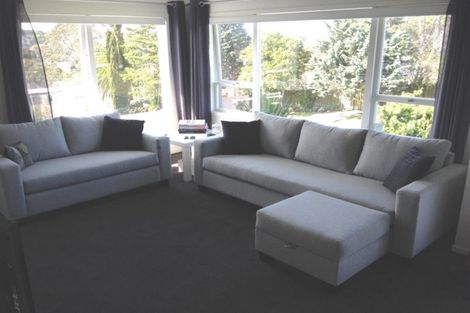 Photo of property in 2/58 Girrahween Drive, Totara Vale, Auckland, 0629