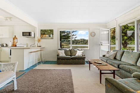 Photo of property in 17 Weranui Road, Waiwera, 0994