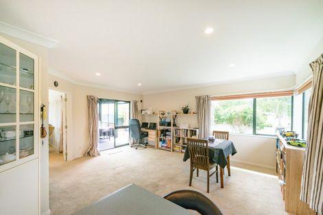 Photo of property in 27 Strachan Way, Highbury, Palmerston North, 4412