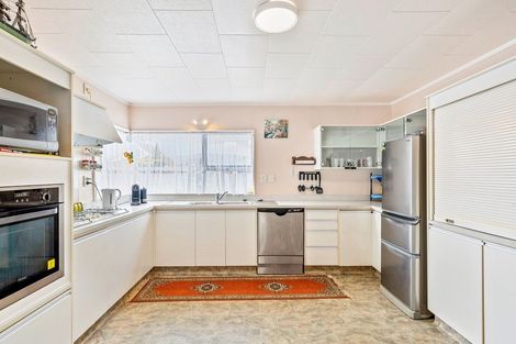 Photo of property in 24 Easton Way, Levin, 5510