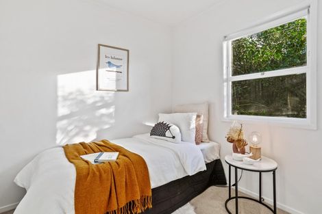 Photo of property in 28b Kathleen Street, Totara Vale, Auckland, 0627