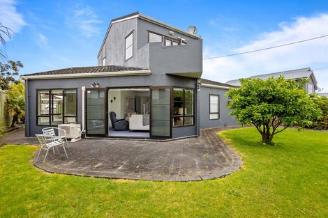 Photo of property in 2/19 Stanley Avenue, Milford, Auckland, 0620