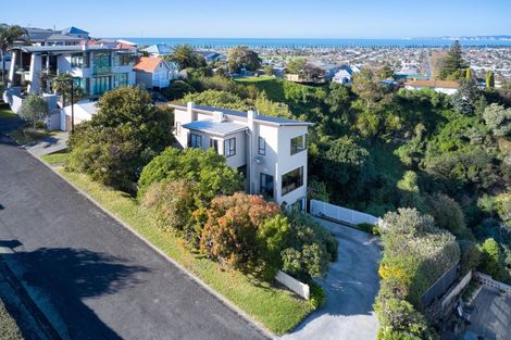 Photo of property in 17 Simla Terrace, Hospital Hill, Napier, 4110