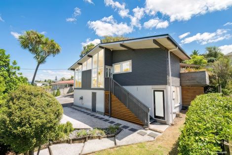 Photo of property in 44 Hogans Road, Glenfield, Auckland, 0629