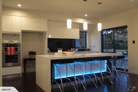 Photo of property in 10 Namsan Close, Fairview Heights, Auckland, 0632