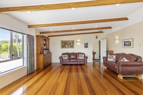 Photo of property in 57 Bradbury Road, Botany Downs, Auckland, 2010