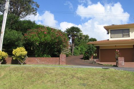 Photo of property in 2/33 Parr Terrace, Castor Bay, Auckland, 0620