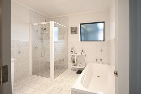 Photo of property in 1 Belgrove Drive, Waipukurau, 4200