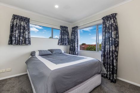 Photo of property in 52 Belfry Place, Wattle Downs, Auckland, 2103