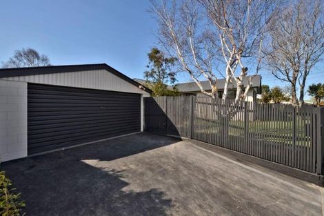 Photo of property in 445 Mairehau Road, Parklands, Christchurch, 8083