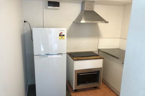 Photo of property in 20a Lyndfield Lane, Newlands, Wellington, 6037