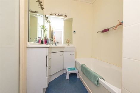 Photo of property in 10 Leamington Street, Castlecliff, Whanganui, 4501