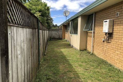 Photo of property in 10 Copplestone Place, New Lynn, Auckland, 0600