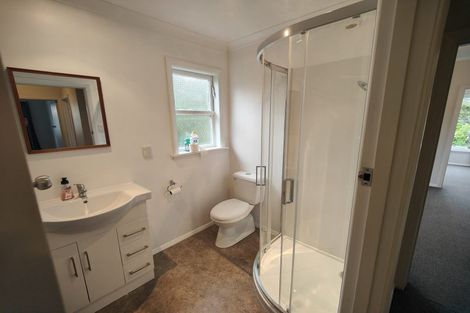 Photo of property in 9 Kereru Bend, Tawa, Wellington, 5028