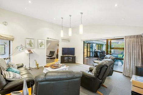 Photo of property in 58 Rosario Crescent, Red Beach, 0932