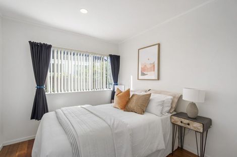 Photo of property in 23 Kiteroa Terrace, Rothesay Bay, Auckland, 0630