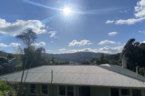 Photo of property in 54 Huntingdon Street, Northland, Wellington, 6012