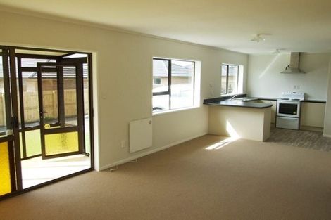 Photo of property in 2/98 Harris Street, Pukekohe, 2120