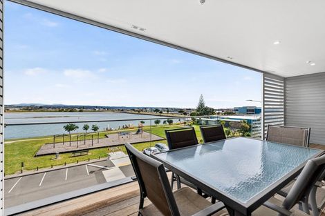 Photo of property in 407/7 Humber Street, Pandora, Napier, 4110