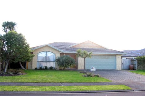 Photo of property in 2/1 Castlemaine Close, Dannemora, Auckland, 2016