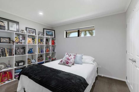 Photo of property in 16 Millbrook Drive, Waiuku, 2683