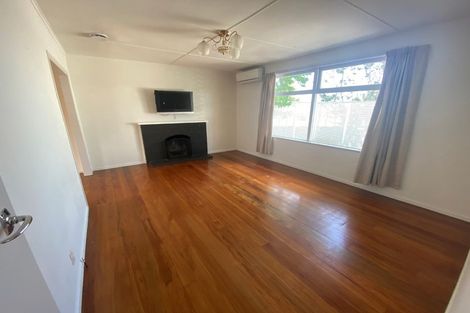 Photo of property in 1/14 Roberts Road, Te Atatu South, Auckland, 0610