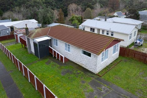 Photo of property in 61 Castor Crescent, Cannons Creek, Porirua, 5024
